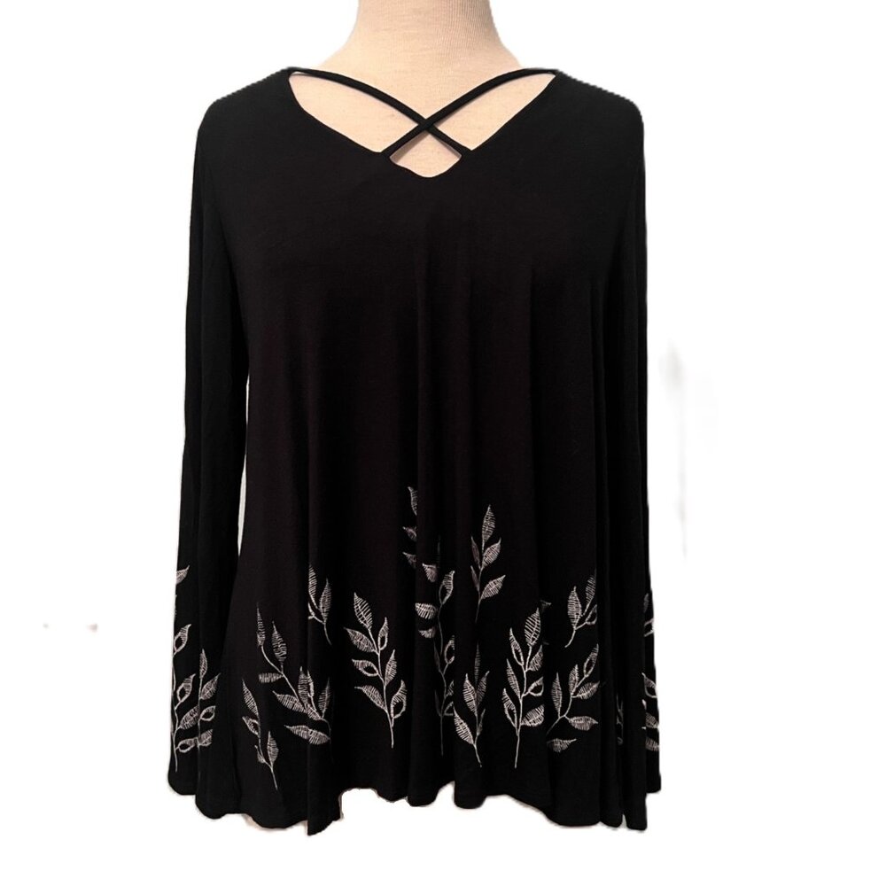 Karen Kane Blouse Large Long Bell Sleeves Embroidered Flowers Leaves Stretchy